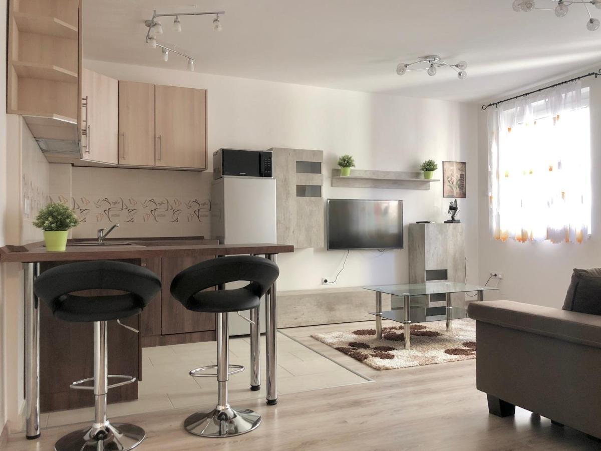Exclusive Home - D. Apartman Pécs Esterno foto